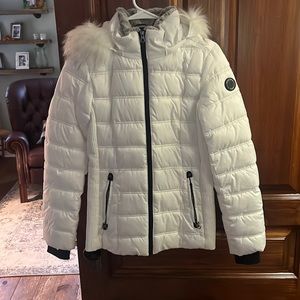 COPY - White puffer